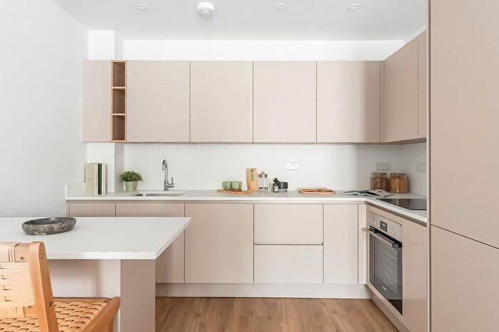 2 Bedroom Flat For Sale In Lumina Court, Orpington, BR6