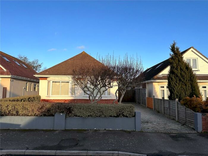 2 Bedroom Bungalow To Rent In Minterne Road, Christchurch, BH23