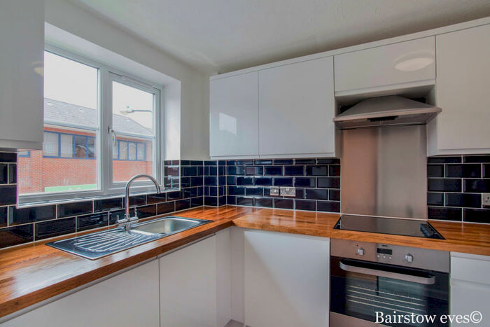 2 Bedroom Flat To Rent In Merchants Lodge, Walthamstow, E17