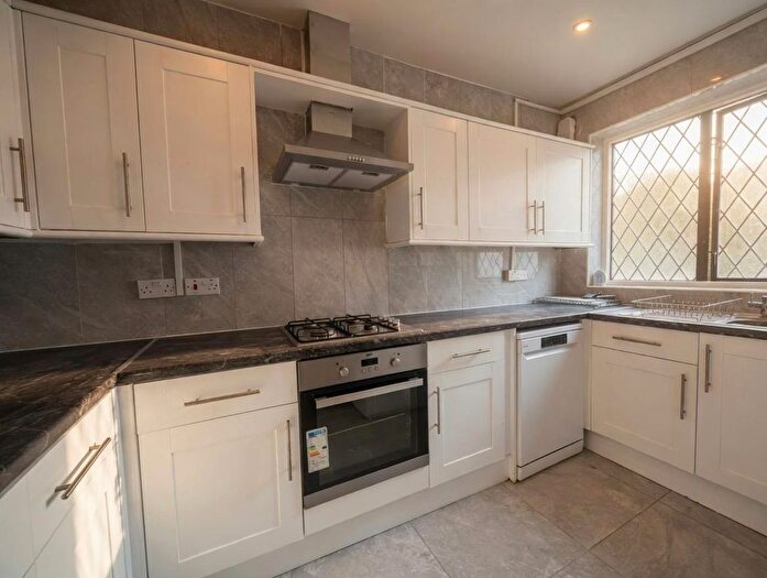 2 Bedroom Flat To Rent In Donnington Road, Flat, London, NW10