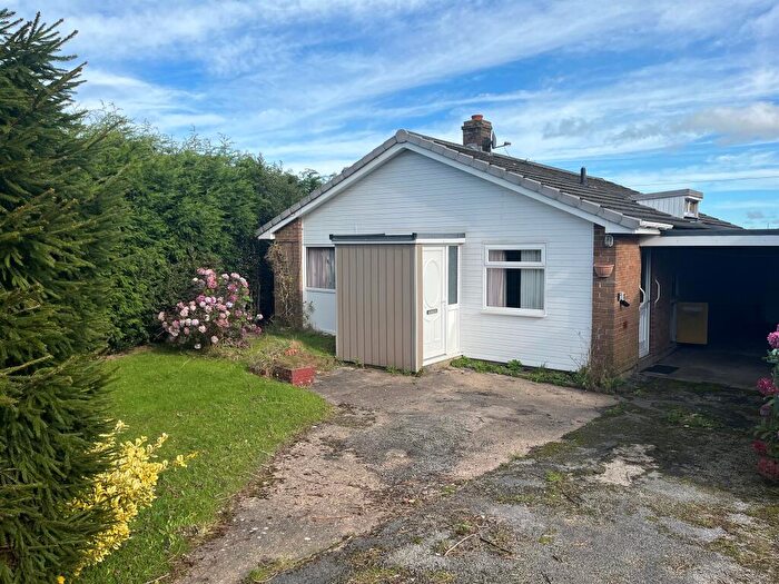 3 Bedroom Detached Bungalow For Sale In Highfield Avenue, Birdsedge, Huddersfield, HD8