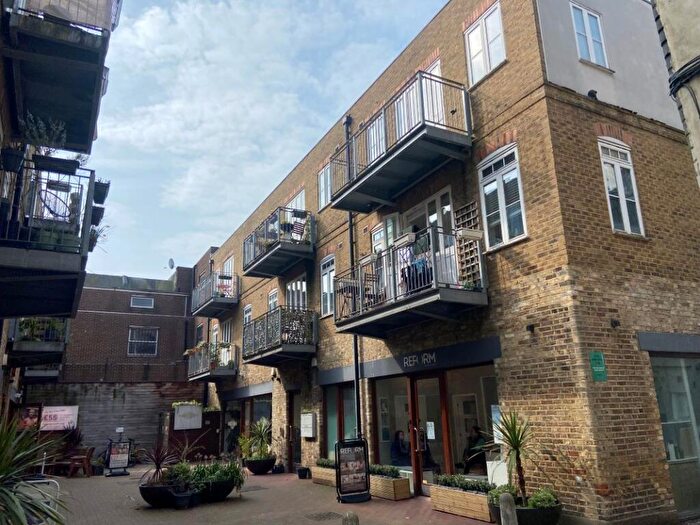 2 Bedroom Flat For Sale In Flat, Hildreth Street Mews, London, SW12