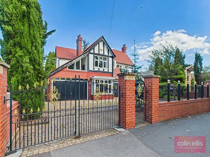 4 Bedroom Detached House For Sale In Stepney Drive, Scarborough, YO12