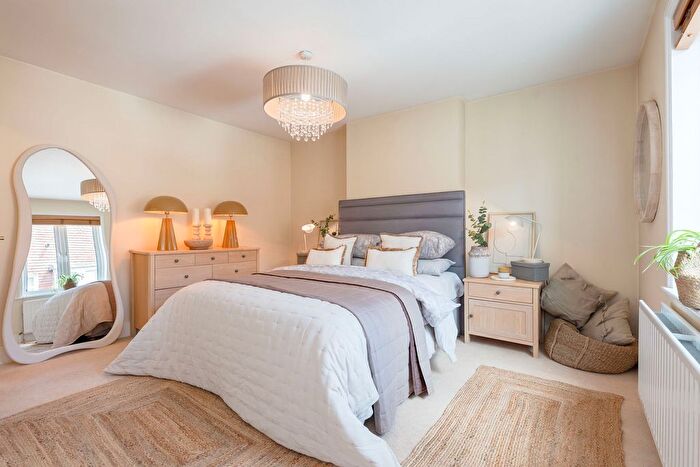 2 Bedroom Semi-Detached House For Sale In Bluecoat Pond, Horsham, RH13