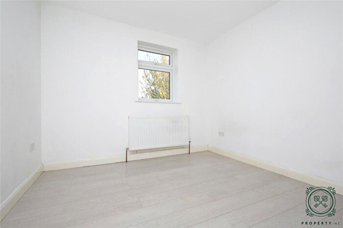 2 Bedroom Apartment To Rent In Fotheringham Road, Enfield, EN1