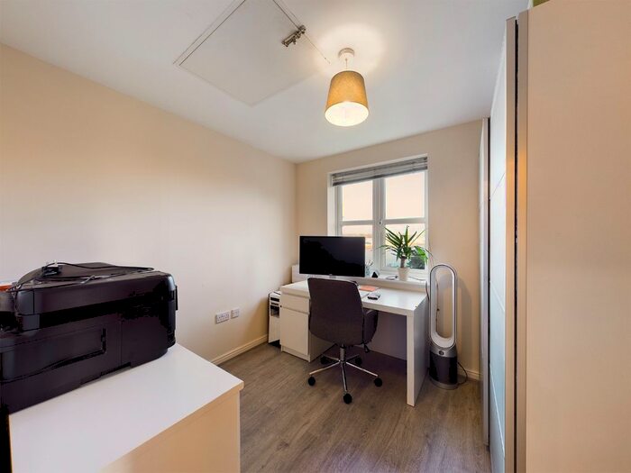2 Bedroom Flat For Sale In Sussex Wharf, Shoreham-By-Sea, BN43