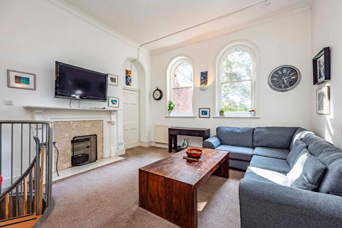 3 Bedroom Apartment To Rent In Newcastle Drive, Nottingham, NG7