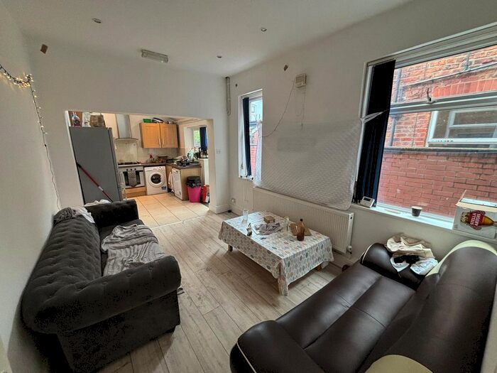 5 Bedroom Property To Rent In Richmond Road, Manchester, M14