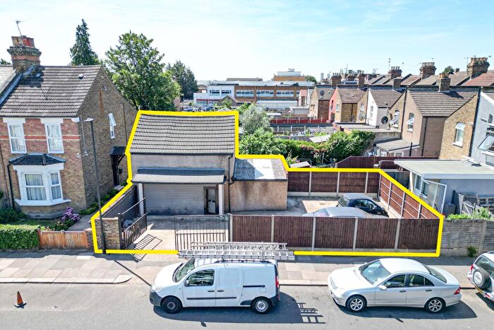 Detached House For Sale In Rear Of High Street, Enfield, EN3