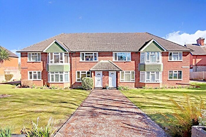 2 Bedroom Maisonette For Sale In Queens Avenue, Maidstone, Kent, ME16