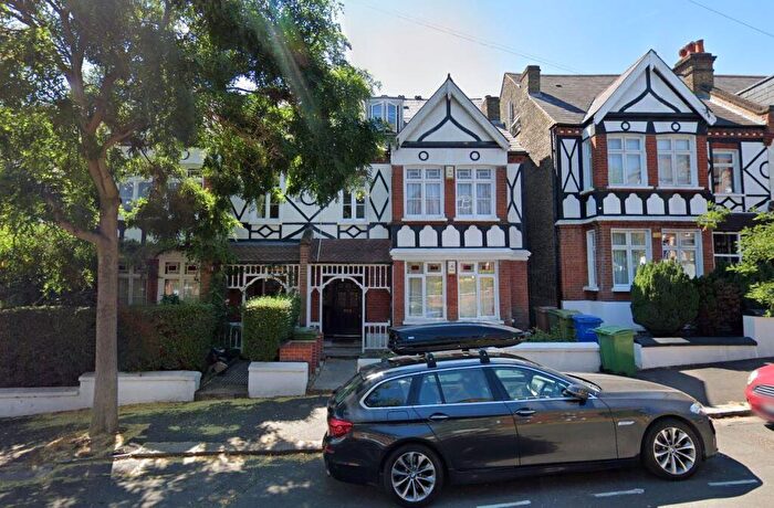 2 Bedroom Apartment To Rent In Holmdene Avenue, Herne Hill, London, SE24