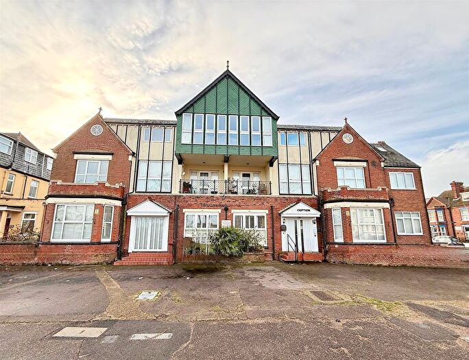 2 Bedroom Flat For Sale In Norfolk Square, Great Yarmouth, NR30