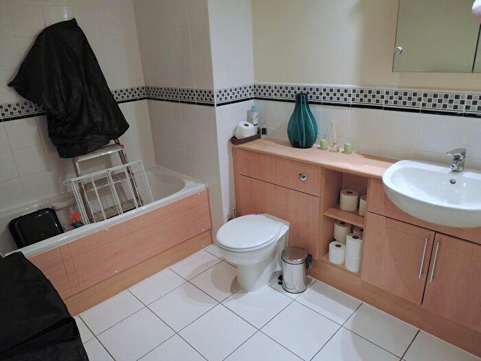 2 Bedroom Apartment To Rent In Crown House, Manchester, M22
