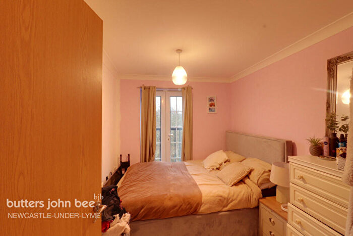 2 Bedroom Apartment For Sale In Trent Bridge Close, Stoke-On-Trent, ST4