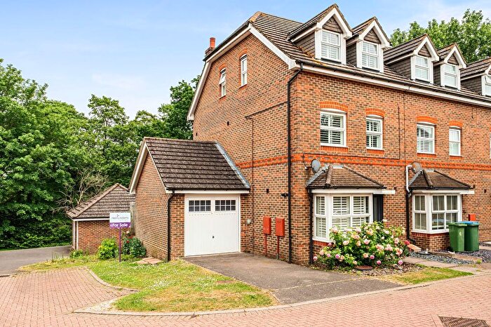 4 Bedroom End Of Terrace House For Sale In Crowhurst Crescent, Storrington, RH20