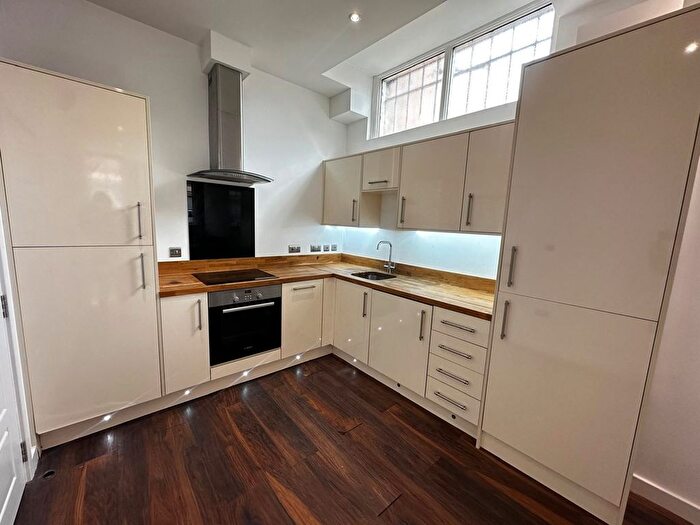 2 Bedroom Property To Rent In Hounds Gate, Nottingham, NG1