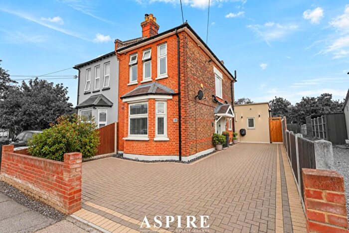 3 Bedroom Semi Detached House For Sale In Manor Road, Benfleet, SS7