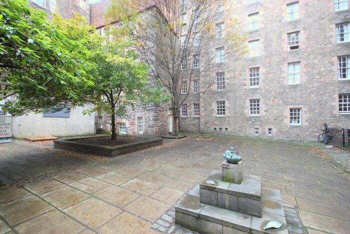 2 Bedroom Flat To Rent In Lawnmarket, Edinburgh, EH1