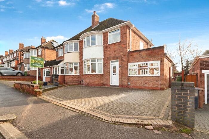 3 Bedroom Semi Detached House For Sale In Victor Road, Solihull, West Midlands, B92