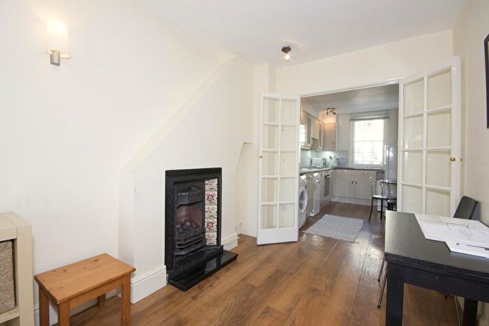 2 Bedroom Terraced House To Rent In Bridge St, Osney Island, OX2