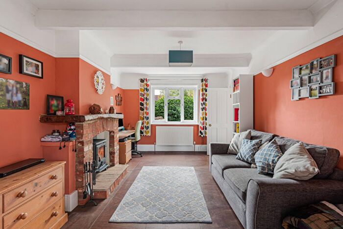 3 Bedroom Cottage For Sale In Honeycritch Lane, Froxfield, Hampshire, GU32