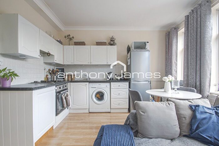 1 Bedroom Flat To Rent In Lingfield Crescent, Eltham, SE9