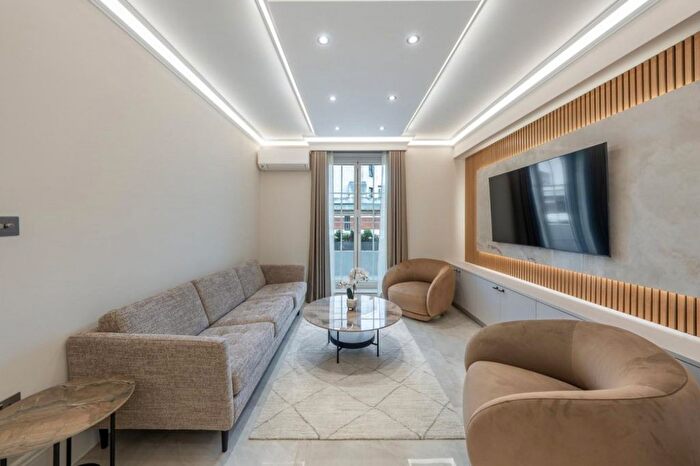 3 Bedroom Flat To Rent In Great Cumberland Place, London, W1H