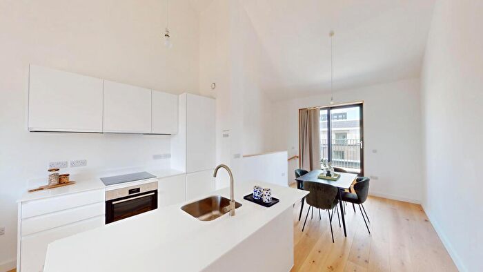 3 Bedroom Town House To Rent In South Bank Walk, Climate Innovation District, LS9