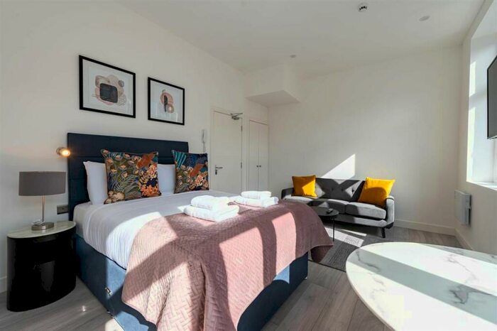 Studio To Rent In Upper Richmond Road (), Putney, London, SW14