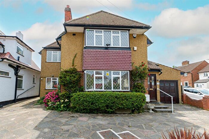 5 Bedroom Detached House For Sale In Mount Pleasant, Ruislip, HA4