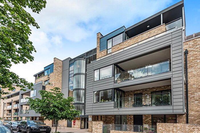 1 Bedroom Apartment To Rent In Boundary Lane, SE17