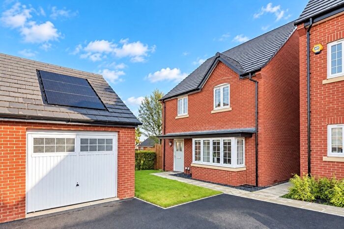 4 Bedroom Detached House For Sale In Hare Meadow, Great Barford, MK44