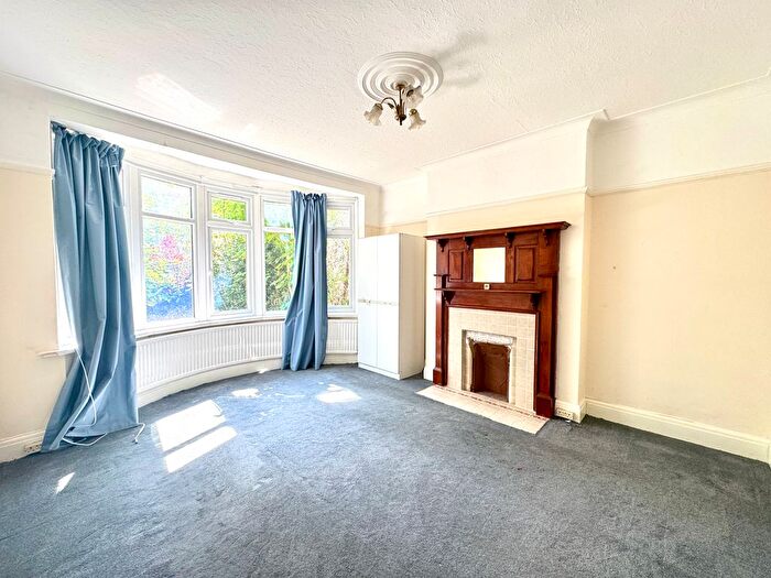 4 Bedroom Semi-Detached House To Rent In Nether Street, West Finchley, London, N3