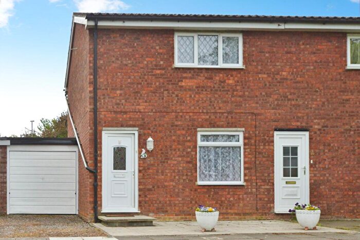 2 Bedroom House For Sale In Hale Avenue, Stony Stratford, Milton Keynes, Buckinghamshire, MK11