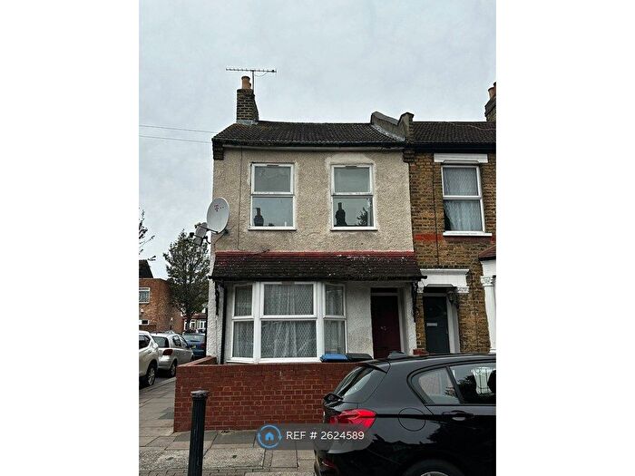 3 Bedroom End Of Terrace House To Rent In Wakefield Street, London, N18