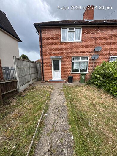 3 Bedroom End Of Terrace House To Rent In Becontree Avenue, Dagenham, Essex, RM8