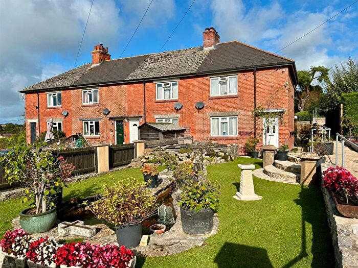 3 Bedroom End Of Terrace House For Sale In Newton Road, Maiden Newton, DT2