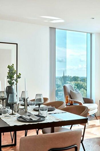 2 Bedroom Apartment To Rent In The Residences Deansgate Square, Manchester, Greater Manchester, M15