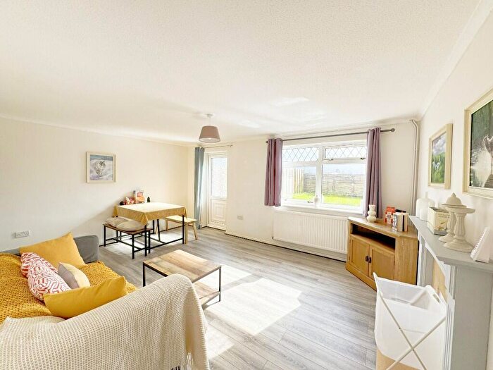 4 Bedroom Semi-Detached House To Rent In Berry Lane, Bristol, BS7