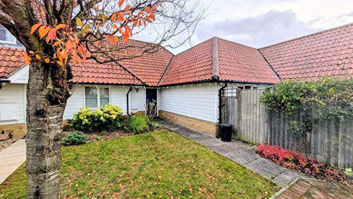 1 Bedroom Semi-Detached Bungalow For Sale In Meadow Park, Braintree, CM7