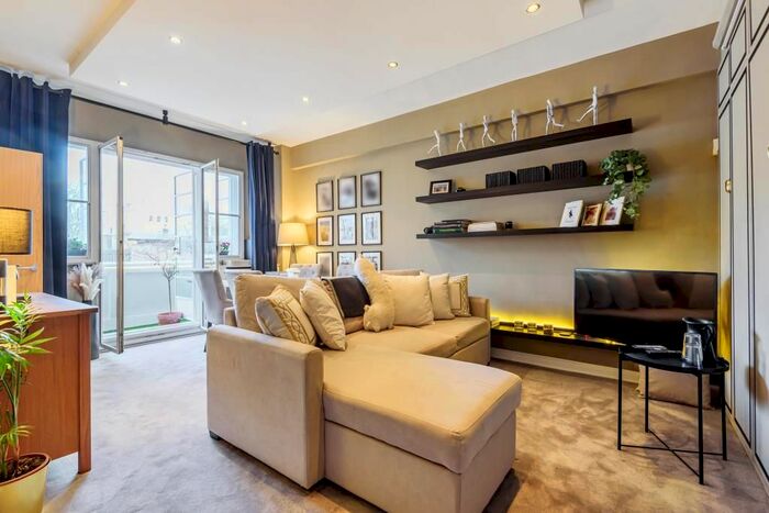 Studio To Rent In Broadwalk Court, Palace Gardens Terrace, W8