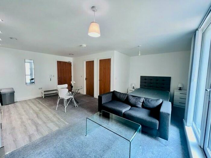 Apartment To Rent In Adelphi Wharf, Salford, M3