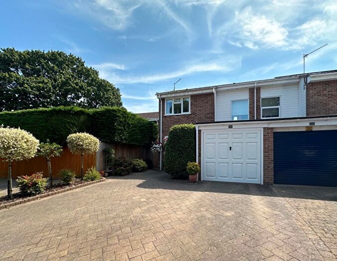 2 Bedroom End Of Terrace House For Sale In Stirling Close, Rainham, ME8