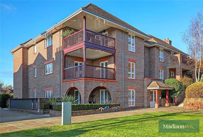 2 Bedroom Apartment For Sale In Hammers Lane, Mill Hill Place, London, Greater London, NW7