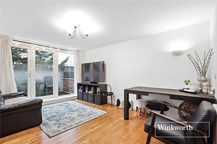 1 Bedroom Flat To Rent In Gallery Court, Arcadia Avenue, Finchley, London, N3