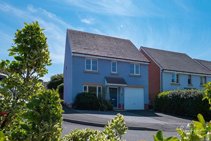 4 Bedroom Detached House For Sale In Brinton Close, Whippingham, PO32