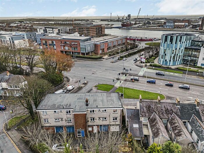 3 Bedroom Flat For Sale In St. Leger Crescent, St. Thomas, Swansea, SA1