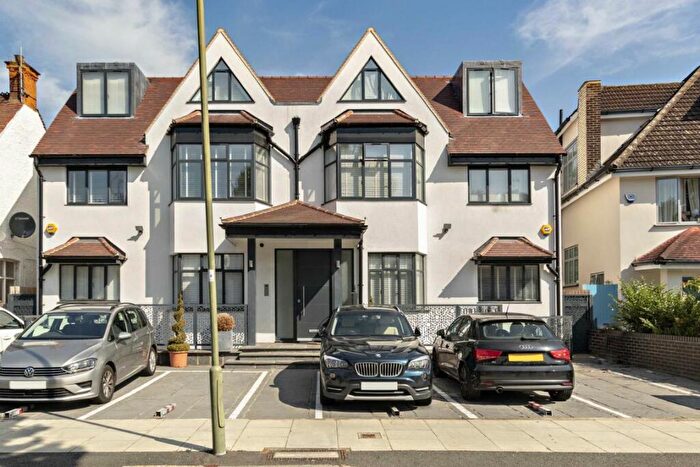 2 Bedroom Flat To Rent In Middleton Road, London, NW11