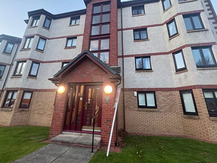 2 Bedroom Flat To Rent In South Elixa Place, Edinburgh, EH8