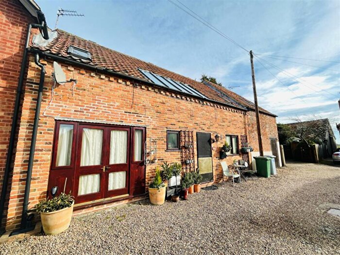 2 Bedroom Barn Conversion For Sale In Main Street, Fiskerton, Southwell, NG25